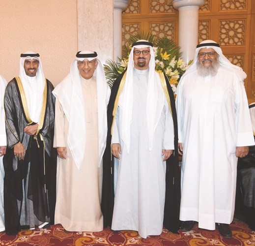 د.أحمد الشرهان والسفير عبدالعزيز الشارخ يهنئان﻿