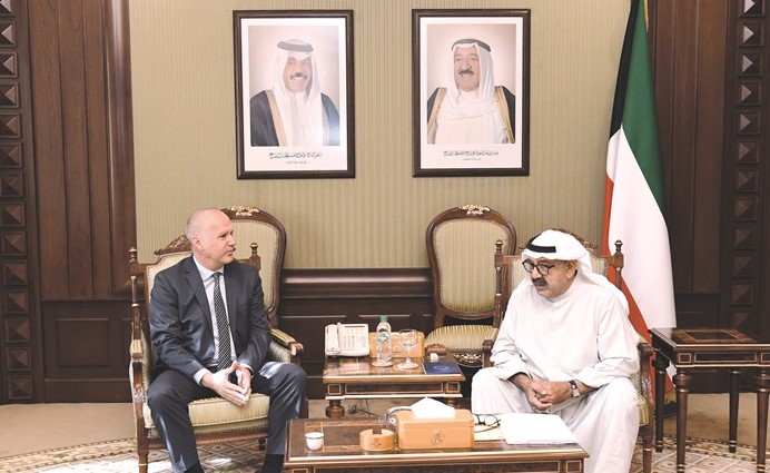 الشيخ ناصر صباح الأحمد مستقبلا د.عصام أبو سليمان ﻿