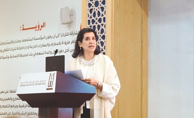 الشيخة ألطاف سالم العلي في كلمة خلال ندوة حملت عنوان نسج السدو﻿