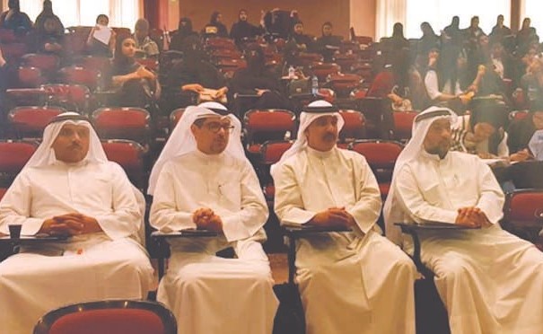 «طريقي إلى التقنية» في المعهد العالي للخدمات الإدارية بـ «التطبيقي»