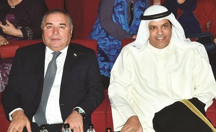 مساعد وزير الخارجية لشؤون آسيا السفير علي السعيد وسفير طاجيكستان زبيدالله زبيدوف في مقدمة الحضور﻿