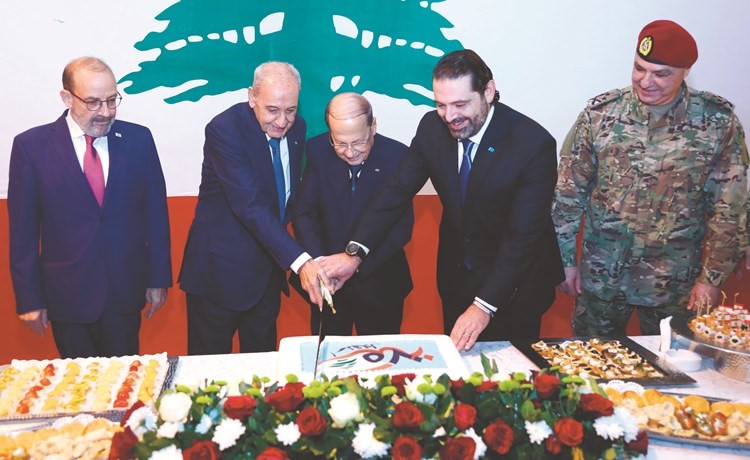 الرؤساء العماد ميشال عون ونبيه بري وسعد الحريري خلال الاحتفال بوضع النصب التذكاري لمناسبة عيد الاستقلال-(محمود الطويل) ﻿