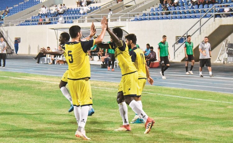 الساحل لترتيب أوراقه من جديد 	 (محمد هنداوي)﻿