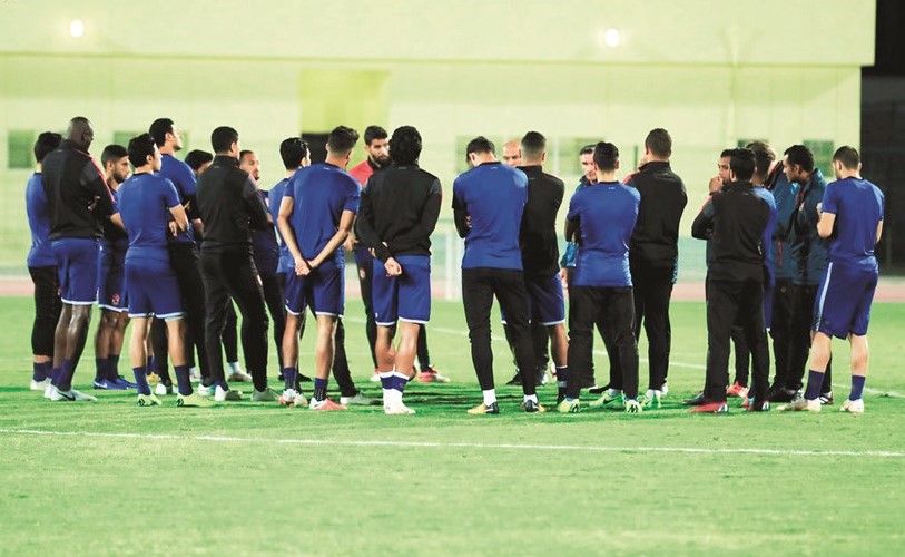 هل يخرج الأهلي من عنق زجاجة «الوصل»؟