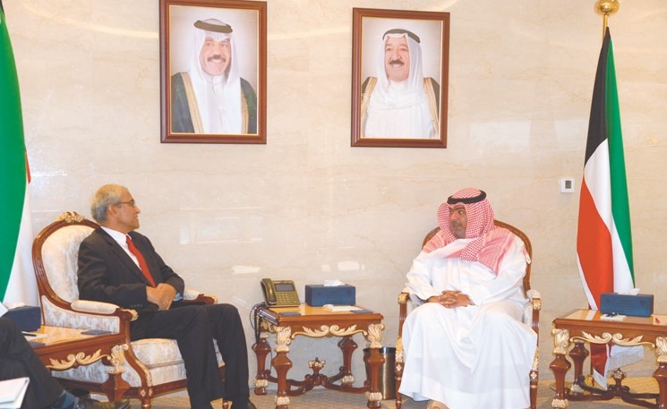 الشيخ ثامر العلي مستقبلا السفير غير المقيم لسنغافورة زين العابدين بن محمد رشيد ﻿