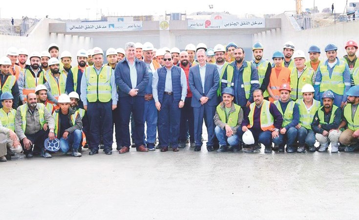 الرئيس عبدالفتاح السيسي يتفقد تطورات الأعمال في مشروع أنفاق قناة السويس شمال الإسماعيلية والمراحل الإنشائية بالعاصمة الإدارية الجديدة﻿