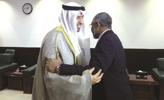  رئيس الوزراء السوداني مرحبا بالوزير د.فهد العفاسي﻿