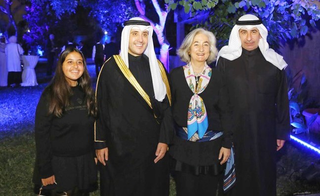 محمد ابل والسفيرة الفرنسية والشيخ د.احمد ناصر المحمد والشيخة شيخة أحمد ناصر المحمد ﻿