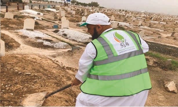 حملة نكرم موتانا لدفن القبور التي تضررت بسبب الأمطار﻿