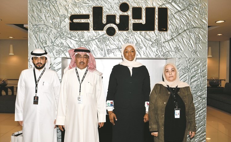 نائب رئيس التحرير الزميل عدنان الراشد والوكيلة المساعدة للتنمية الاجتماعية هناء الهاجري والزميلة بشرى شعبان والزميل عبدالعزيز المطيري-(قاسم باشا)﻿