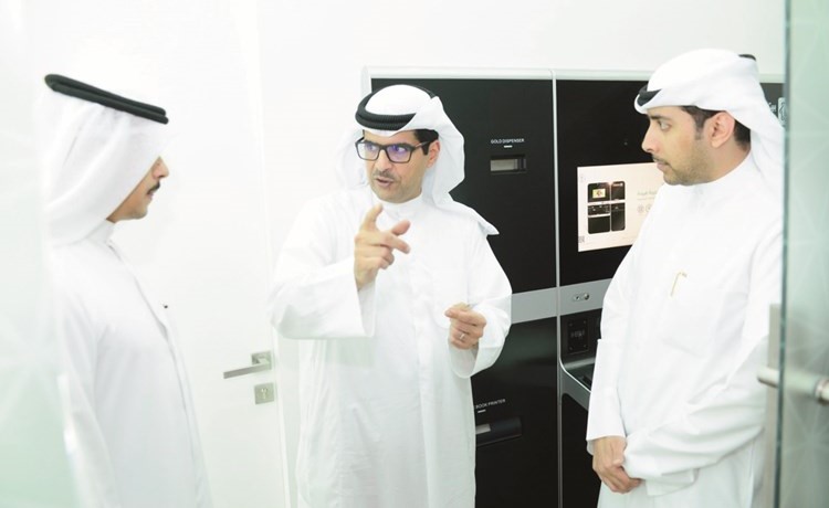 مازن الناهض مستعرضا خدمات الفرع الذكي﻿