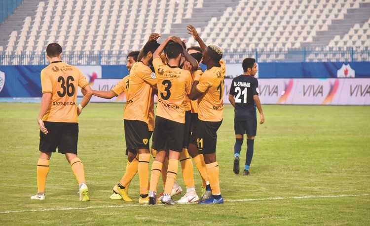 القادسية تخطى الشباب بثلاثية