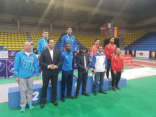 الأمير يهنئ الفضلي بفوزه بذهبية العالم للناشئين في المبارزة