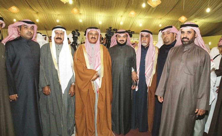 النائب د.محمد الحويلة والشيخ فهد بن جمعة ومختار الجهراء خالد الحجاج 	(زين علام)﻿