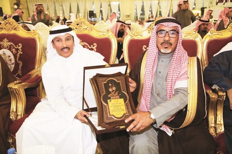 عبدالله فهد مفرج وناجي بو محلة العجمي مع تكريمه﻿
