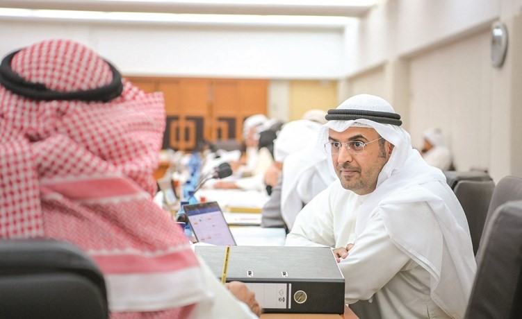 د. نايف الحجرف أثناء الاجتماع﻿