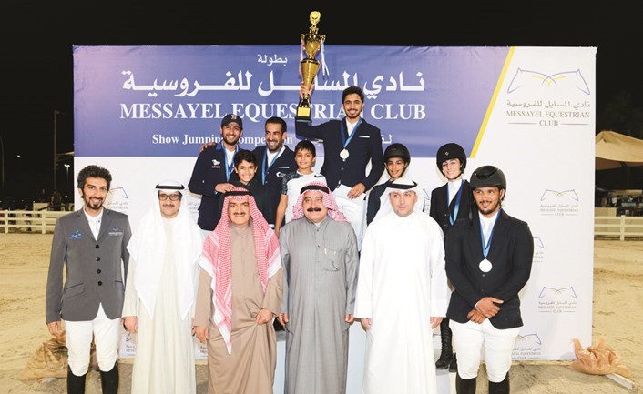 العوضي والحمود والرومي والسلطان يتوسطون أبطال الجائزة الكبرى﻿