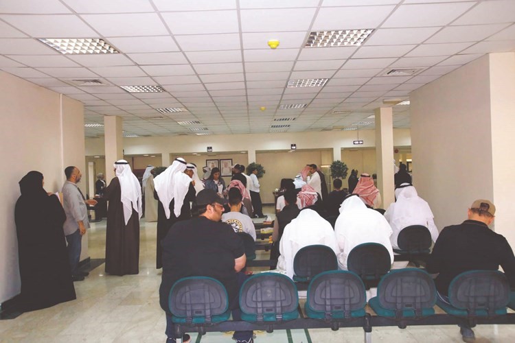 جانب من الحضور في مقر الهيئة العامة للتعويضات 	(زين علام)﻿