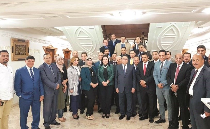 السفير طارق القوني والسفيرة هويدا عصام وعدد من أبناء الجالية المصرية﻿