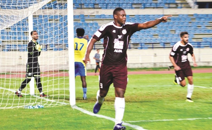 البرازيلي فيليبي دوس سانتوس سجل هدفين للنجمة في مرمى الصفاء﻿