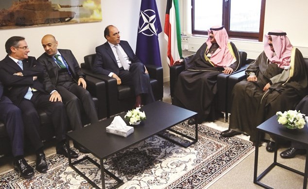 خالد الجارالله واليخاندرو الفارغونزاليز والوفد الكويتي في مقر بعثة الكويت بحلف الناتو﻿