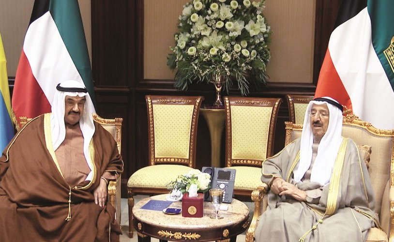 صاحب السمو الأمير الشيخ صباح الأحمد مستقبلا سمو الشيخ ناصر المحمد ﻿