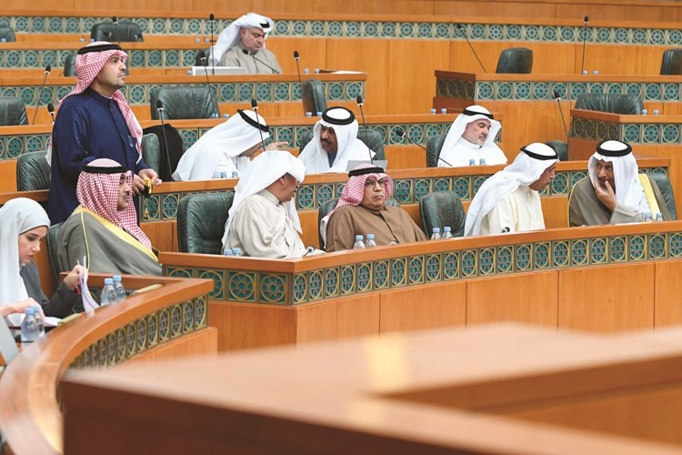 سمو الشيخ جابر المبارك وعبدالله الرومي والشيخ خالد الجراح وم. عادل الخرافي والشيخ صباح الخالد﻿