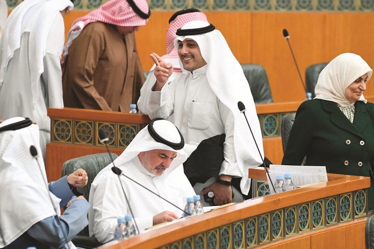 احمد الفضل أثناء جلسة أمس ﻿