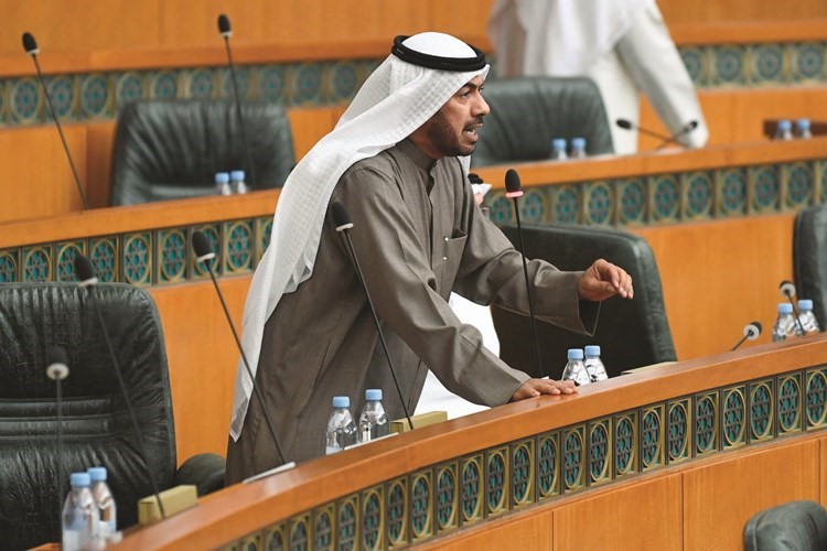 علي الدقباسي﻿