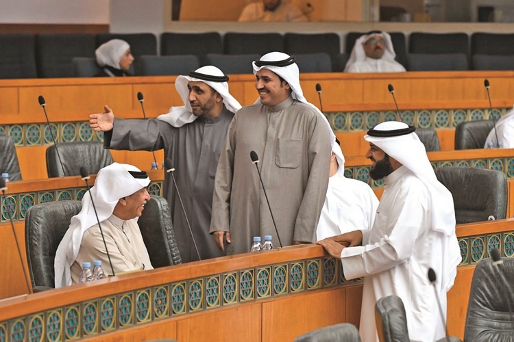 عبدالله فهاد وم.عادل الخرافي وناصر الدوسري ومحمد الدلال ﻿
