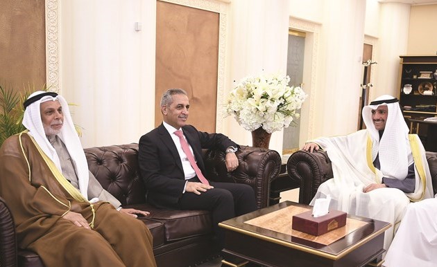 الرئيس الغانم مستقبلا المستشار يوسف المطاوعة وفائق العبودي﻿