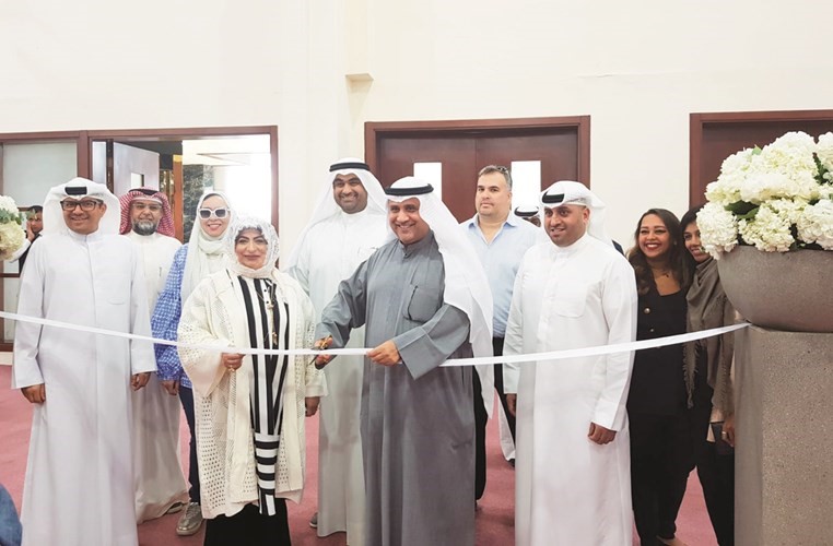 عبدالرحمن النصار يقص شريط افتتاح معرض Outlet 2018﻿