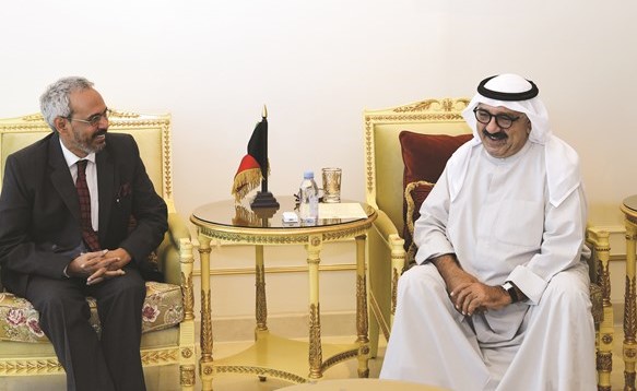 النائب الأول خلال استقباله السفير الهندي﻿