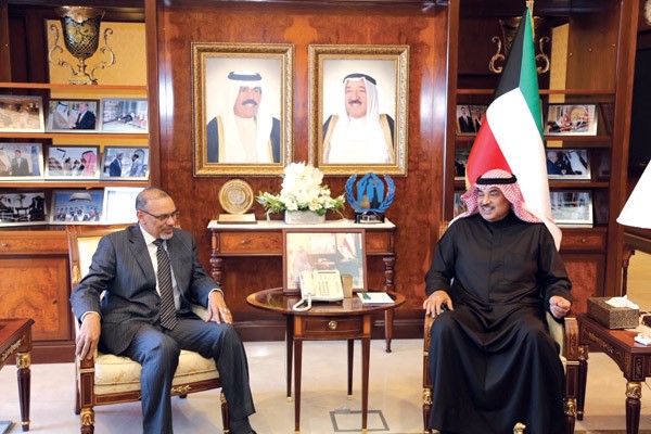 الشيخ صباح الخالد خلال استقباله سفير موريتانيا حامد حموني بمناسبة انتهاء فترة عمله