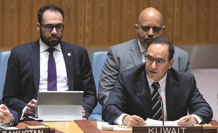 السفير منصور العتيبي متحدثا أمام مجلس الأمن ﻿