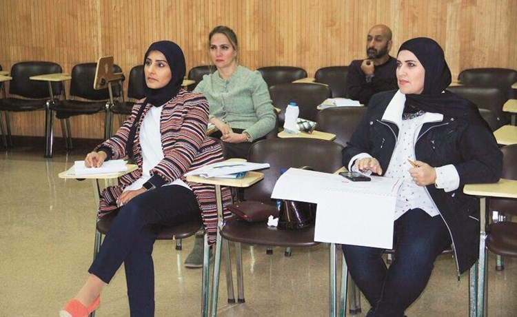 الجامعة: تنظيم ورش تدريبية للطلبة والمحكمين في «العلوم الإدارية»