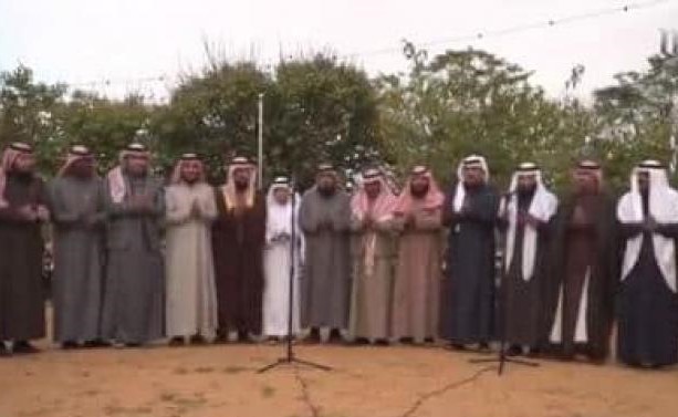 بالفيديو.. سعوديون بالجوف يحتفلون بزواج عامل هندي على طريقة أهل الشمال
