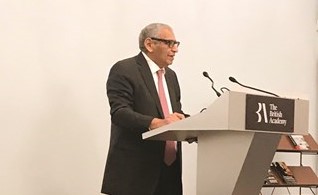 السفير خالد الدويسان متحدثا﻿
