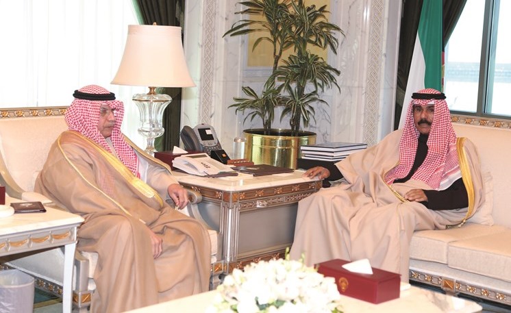 سمو ولي العهد الشيخ نواف الأحمد مستقبلا الشيخ خالد الجراح ﻿