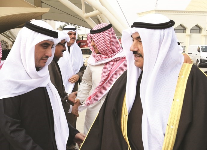 الشيخ د.أحمد ناصر المحمد والشيخ سلمان الحمود في وداع سمو الشيخ ناصر المحمد﻿