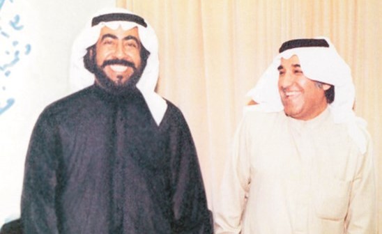 الشهيد الشيخ فهد الاحمد مع الشاعر عبداللطيف البناي﻿