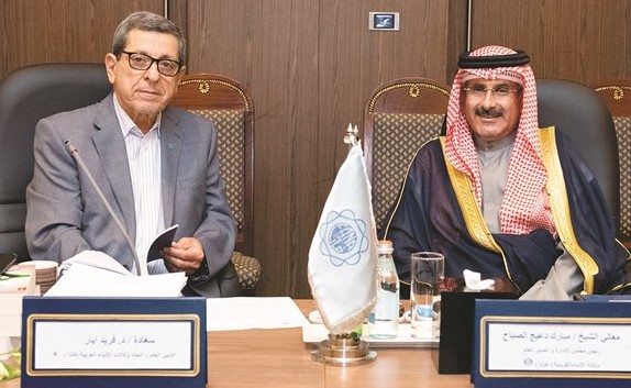 رئيس اتحاد فانا الشيخ مبارك الدعيج والأمين العام للاتحاد د.فريد أيار خلال أعمال المؤتمر﻿