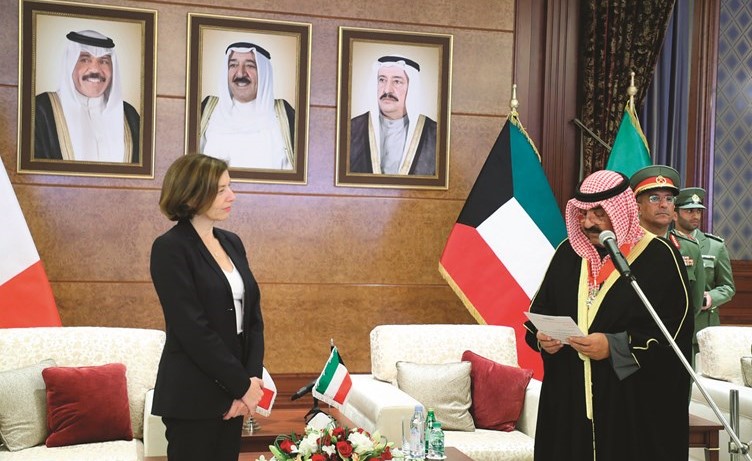 الشيخ مشعل الأحمد يلقي كلمته خلال اللقاء﻿