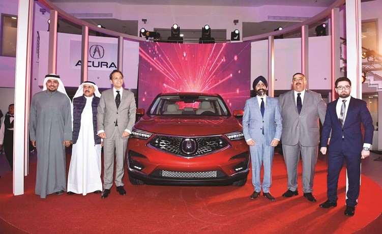 عماد فليحان مع فريق ACURA الملا بعد الكشف عن 2019 RDX الجديدة كليا						(متين غوزال)﻿