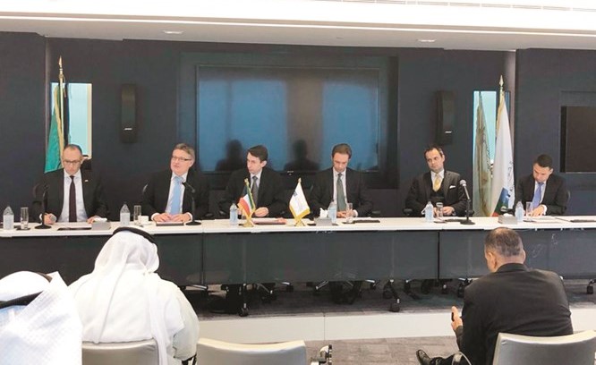 عدد من مسؤولي البنوك والشركات الألمانية استعرضوا فرانكفورت كمركز اقتصادي في أوروبا﻿