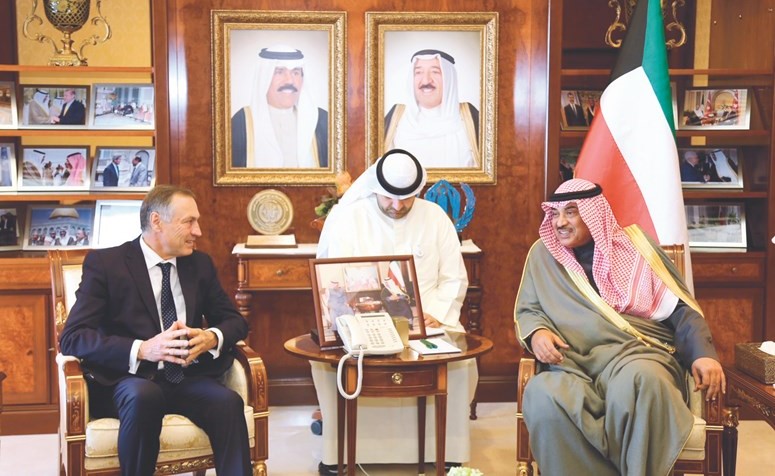 الشيخ صباح الخالد مستقبلا جان ماري بوكيل﻿