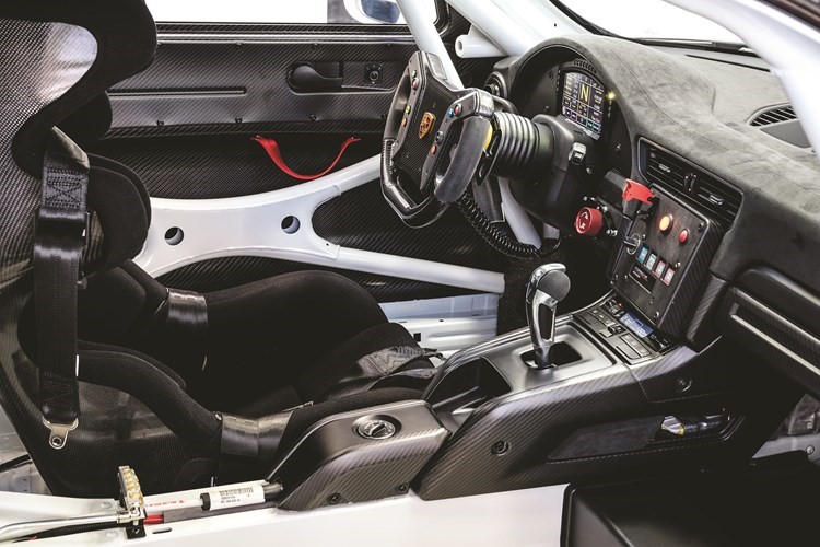 بورشه911 GT2 RS Clubsport .. خاطفة الأنظار
