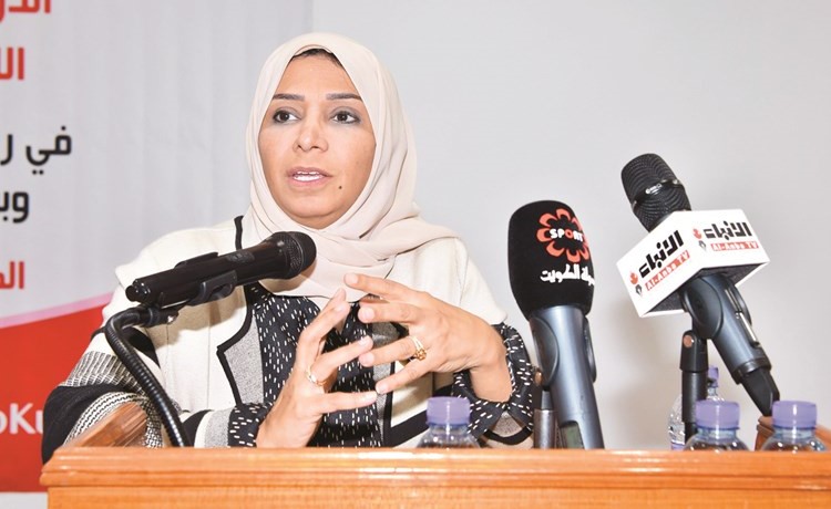 رحاب بورسلي متحدثة خلال الدورة التدريبية﻿