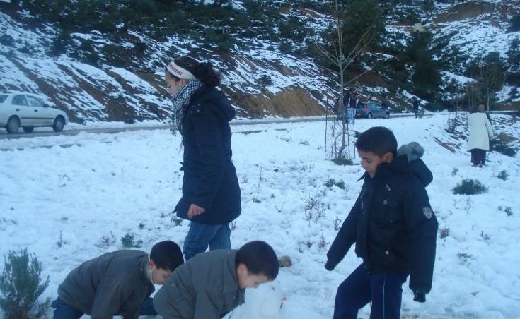 تلميذ أمريكي يلغي حظرا عمره 100 سنة يمنع قذف الآخرين بكرات الثلج