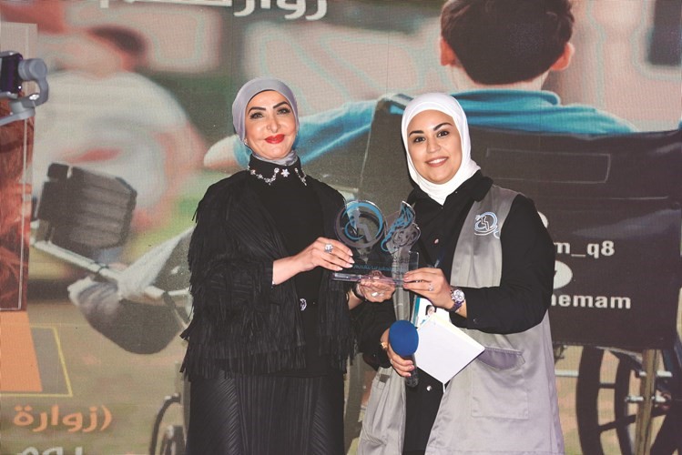 أسيل الشمري مكرمة الشيخة انتصار الصباح ﻿
